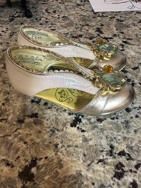 Disney Tiana Girls Metallic Gold Jewel-Accent Shoes